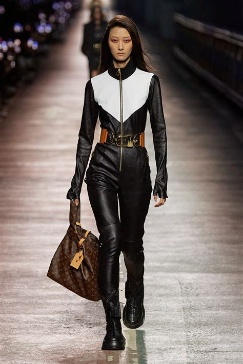 abrigo louis vuitton|louis vuitton pre fall collection.